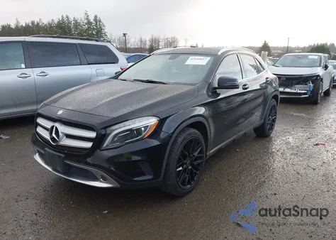 2015 Mercedes-Benz Gla 250 4Matic z USA, uszkodzony, nr VIN WDCTG4GB1FJ030712